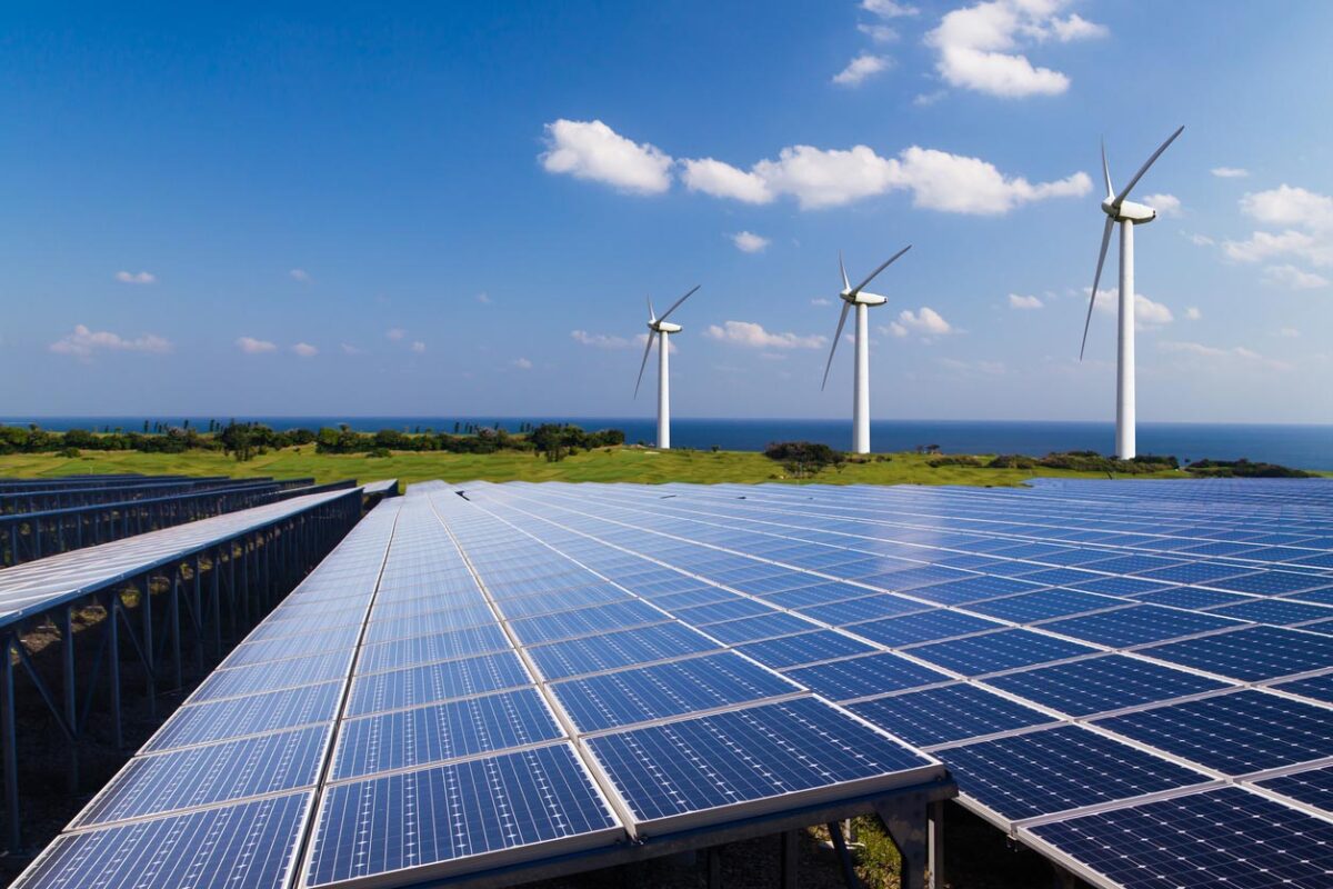 énergie renouvelable, éoliennes te panneaux solaires
