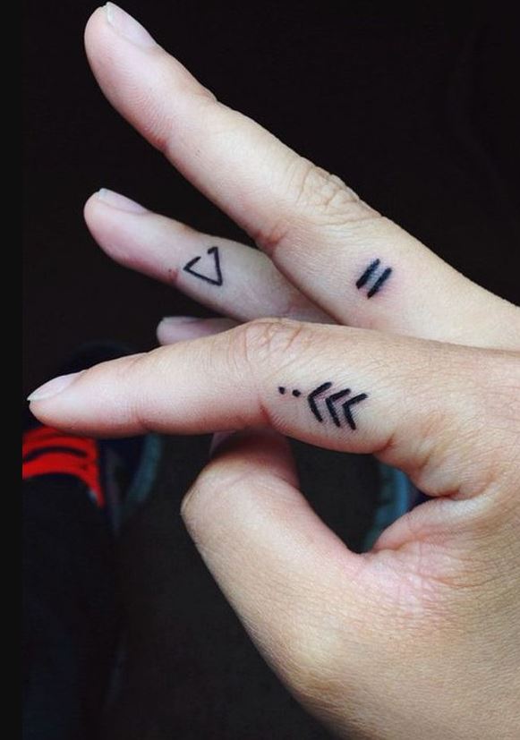 tatouages Minimalistes 