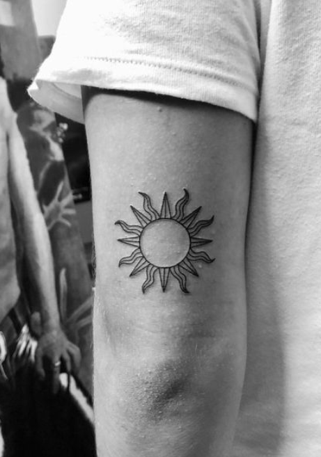 Tatouage Soleil Style Maya