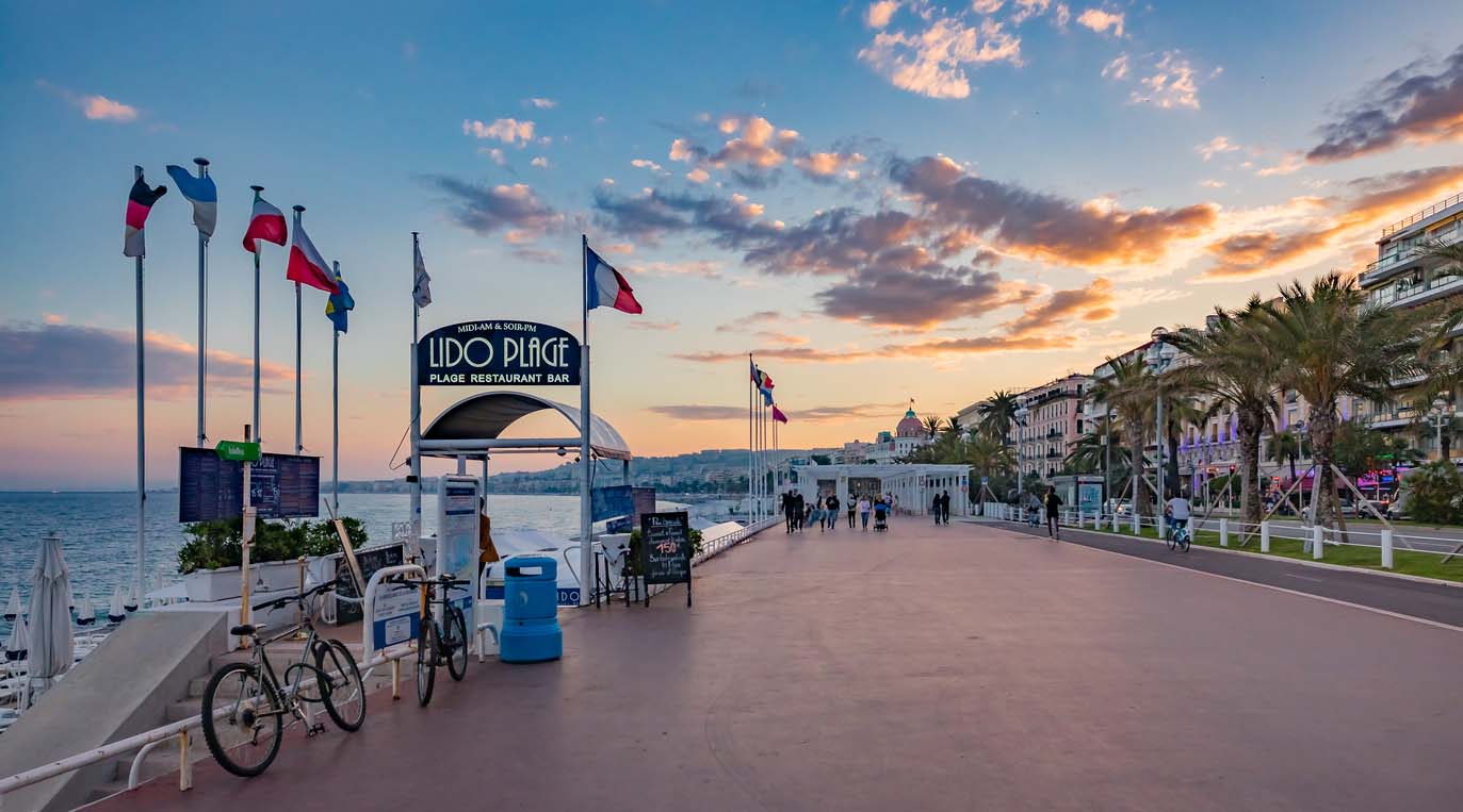 Promenade des anglais et plage du Lido