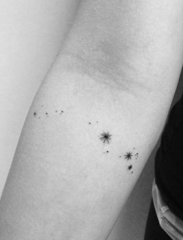 Tatouage Petites étoiles