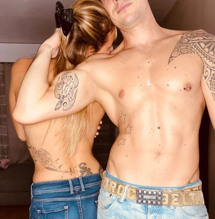 11 Tatouage Couple Tribal Tortue Instagram Laeti Mtls.jpg