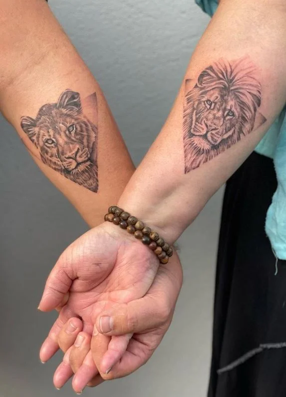 73 Tatouage Couple De Lion Et Lionne Instagram Black Lines Studios.jpg