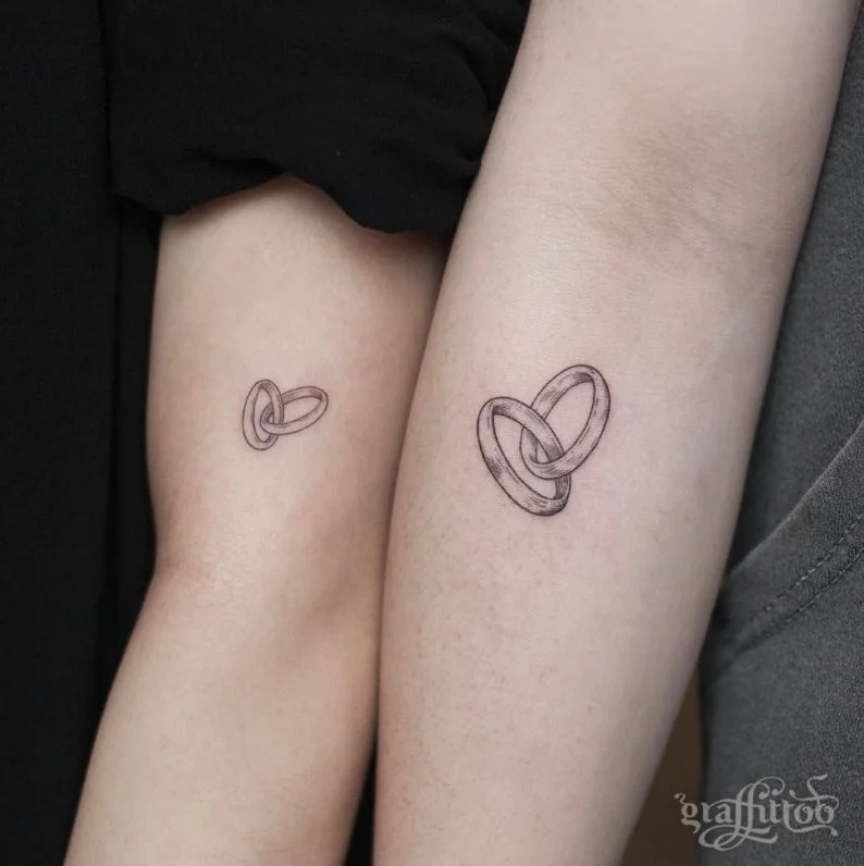 83 Deux Alliances Couplees En Tatouage Commun Instagram Graffittoo.jpg