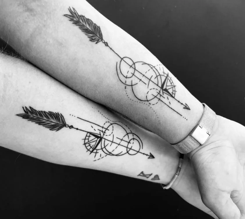 85 Tatouage Fleche Geometrique En Commun Couple Instagram Chimerinkmanou.jpg