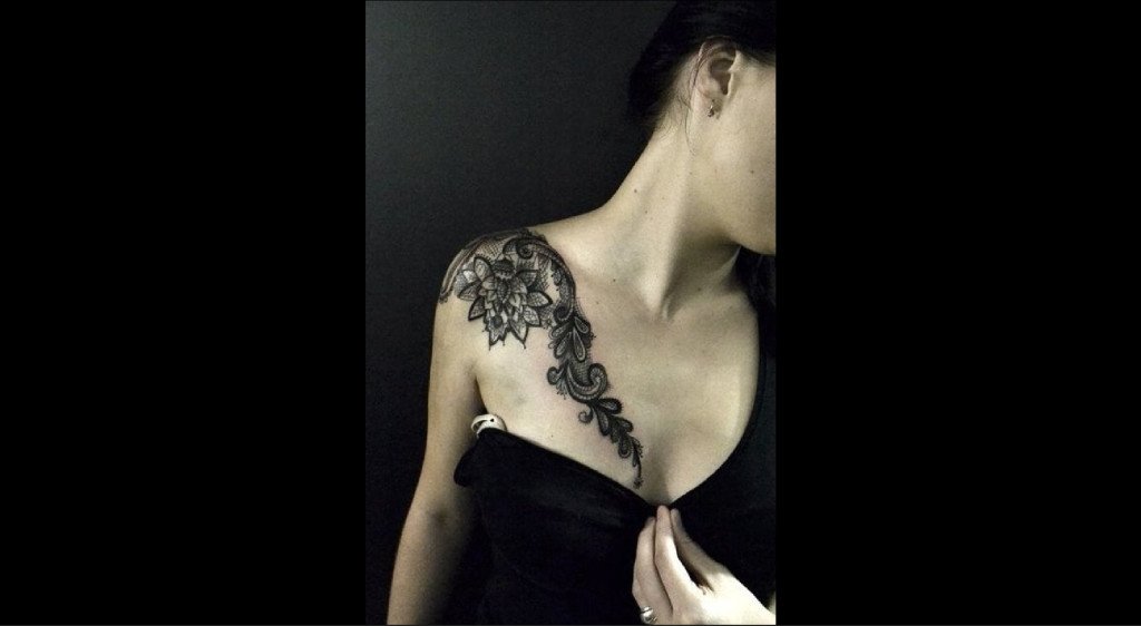 Artiste Inconnu Tatouage Dentelle Sur Lepaule 1024x562