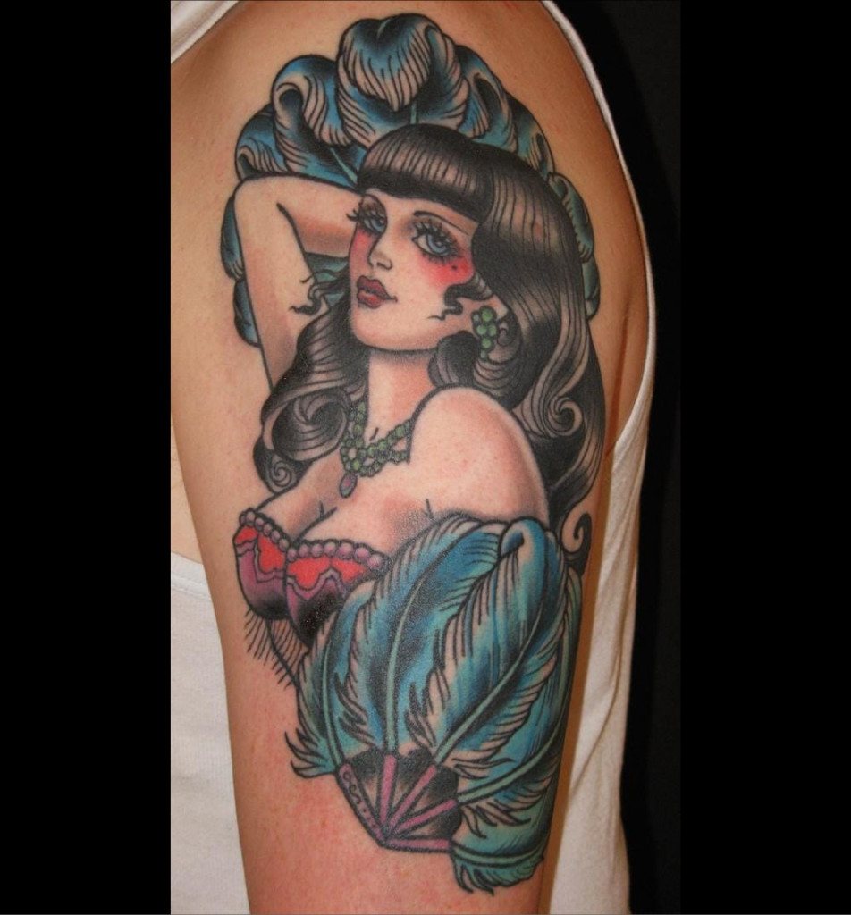 Artiste Inconnu Une Pin Up Sur Le Bras 952x1024