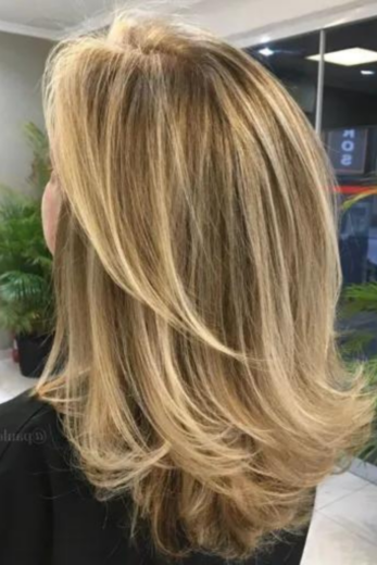 Coupes De Cheveux Femme Mi Long 14 768x1152